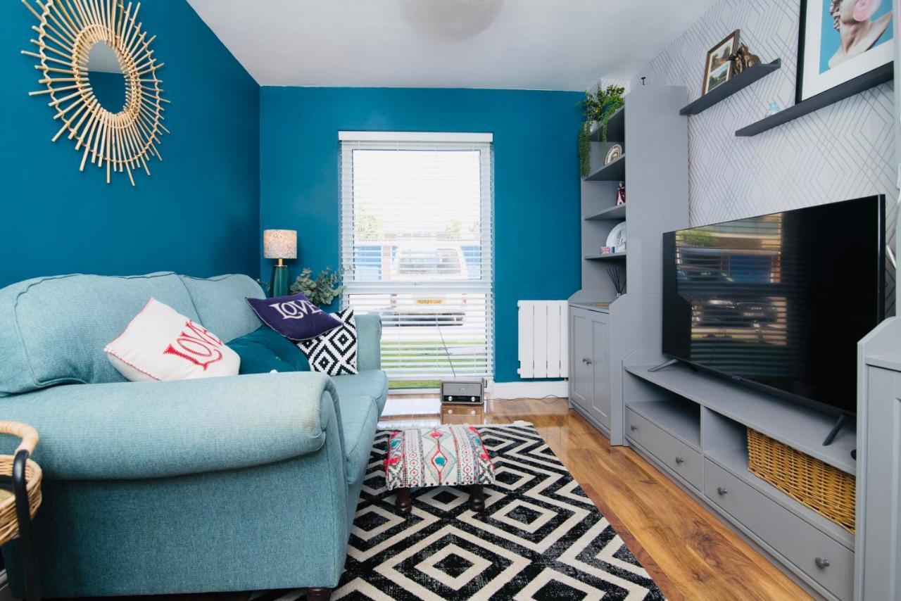 Aston Henry James Stunning One Bedroom Apartment In Royal Windsor Extérieur photo